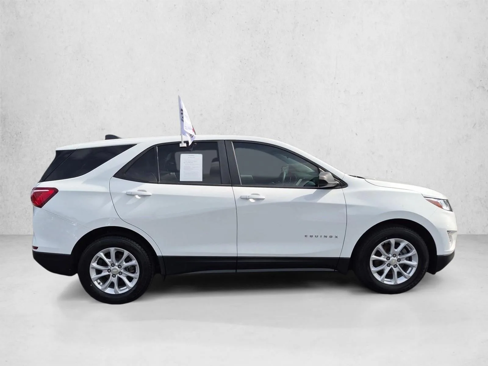 2021 Chevrolet Equinox LS photo 4