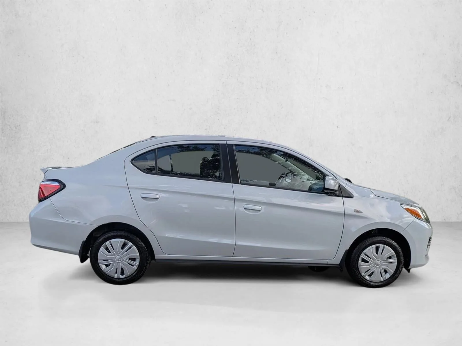 2024 Mitsubishi Mirage G4 LE CVT photo 4