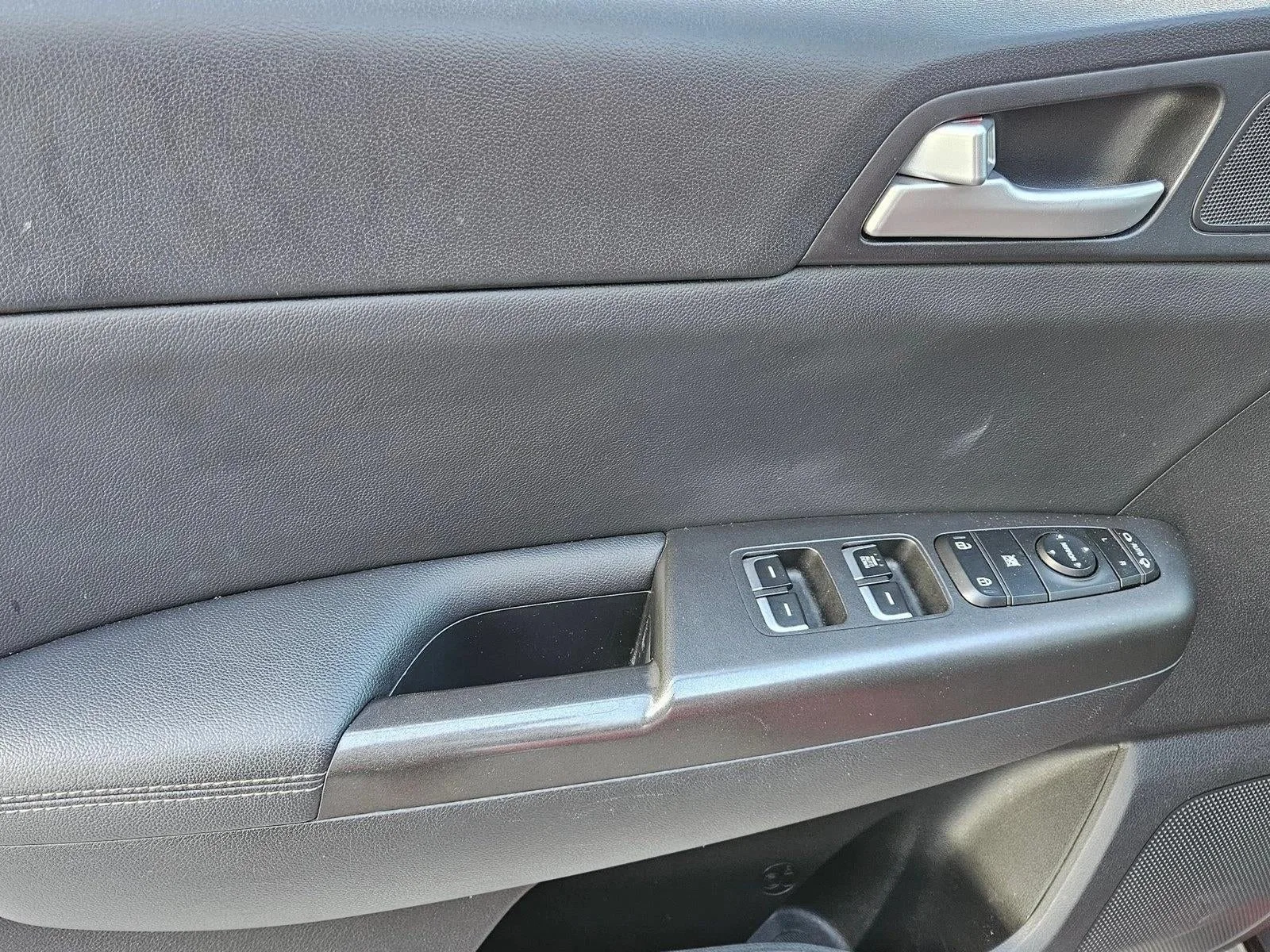 2022 Kia Sportage Nightfall AWD photo 9