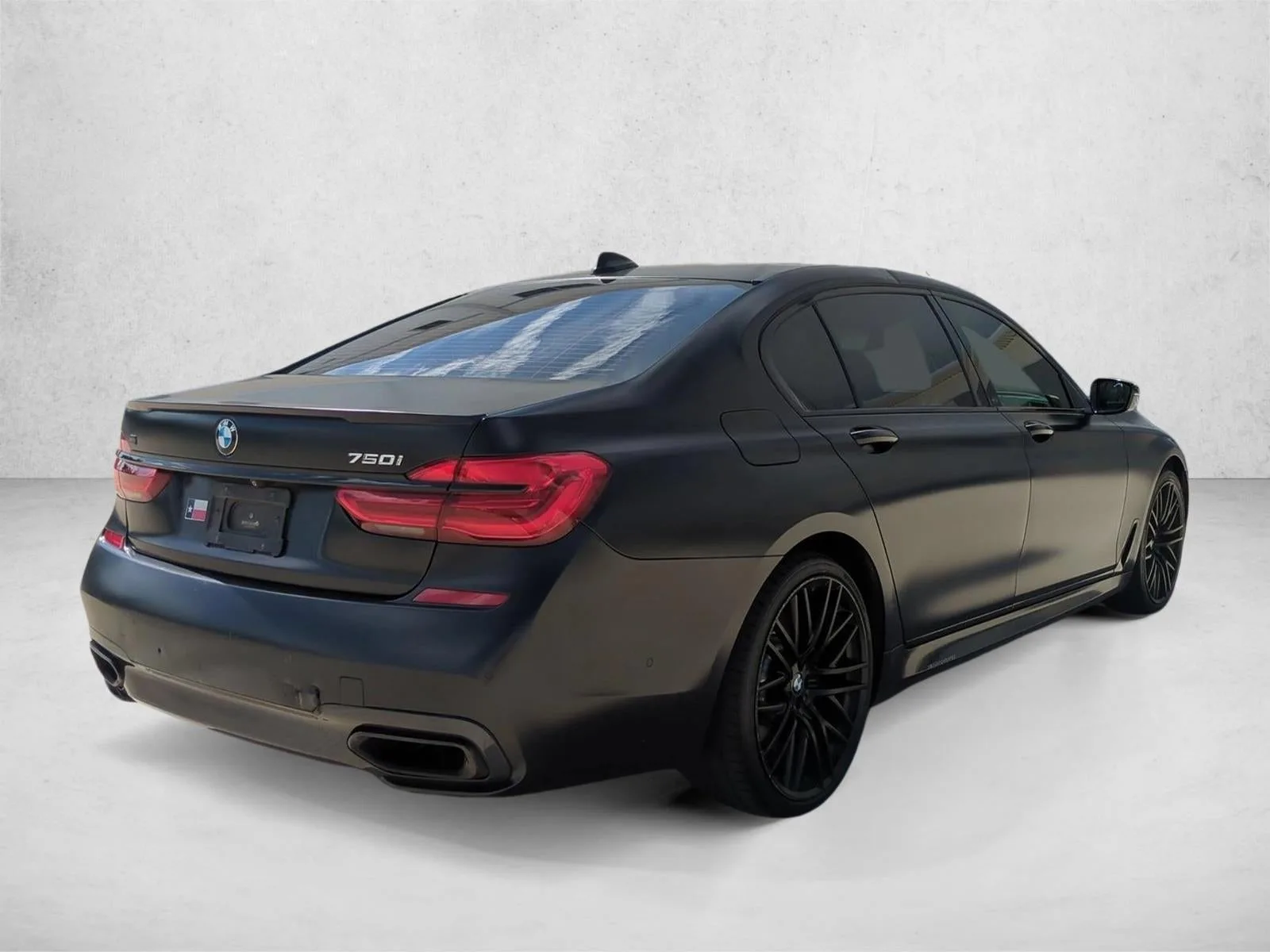 2017 BMW 750i Sedan photo 5