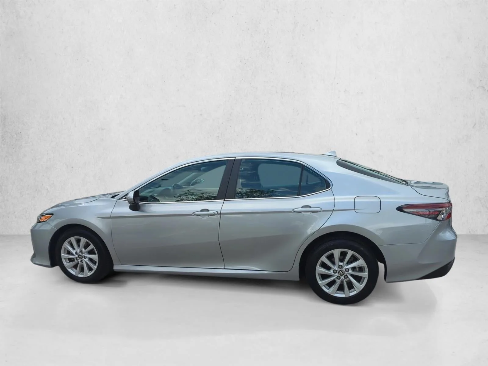 2024 Toyota Camry LE Auto AWD (Natl) photo 8