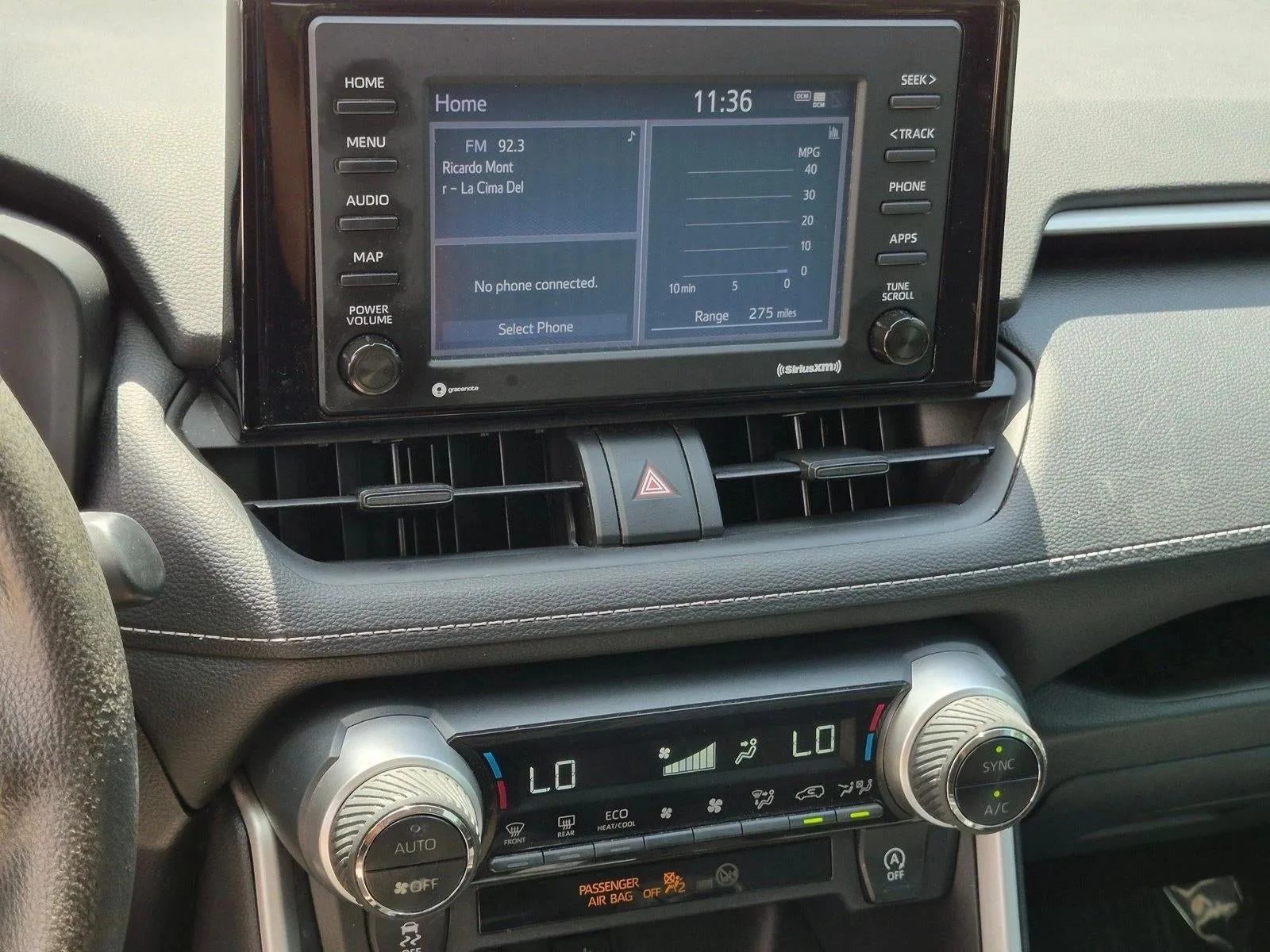 2020 Toyota RAV4 XLE FWD (GS) photo 12