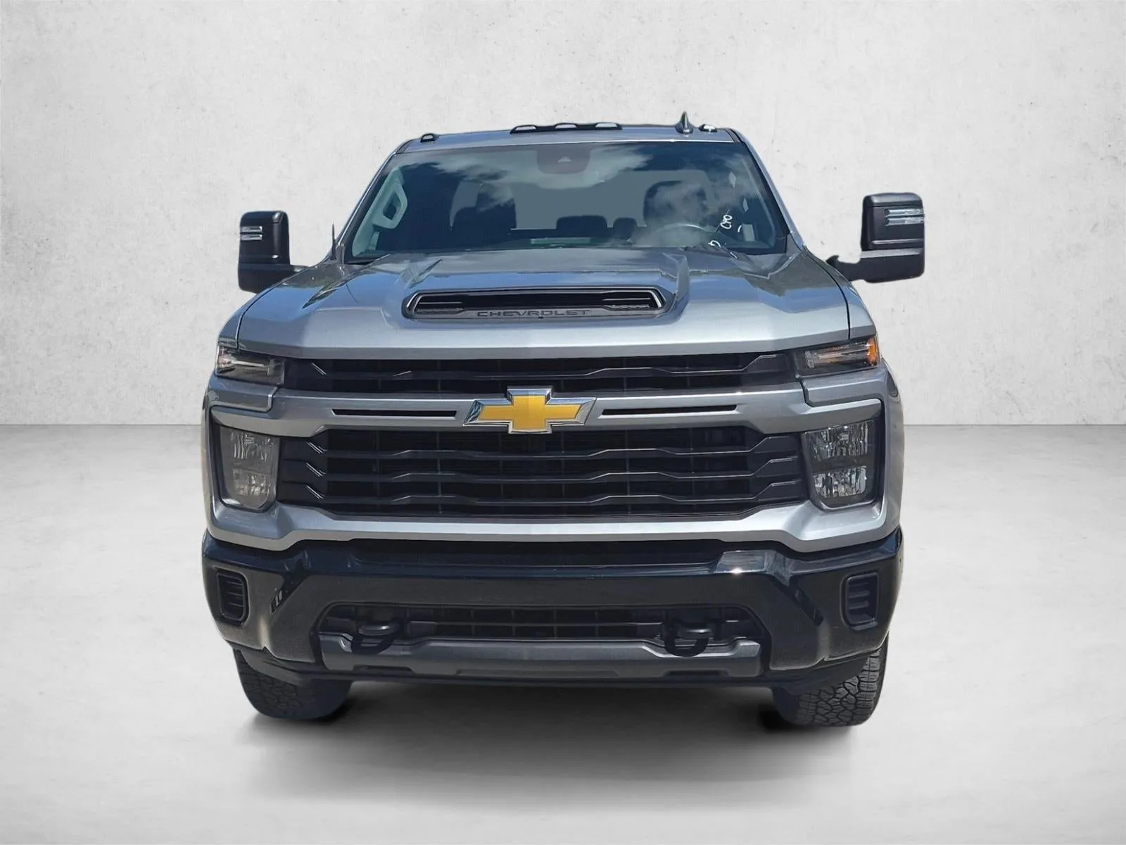 2024 Chevrolet Silverado 2500 HD Custom photo 2