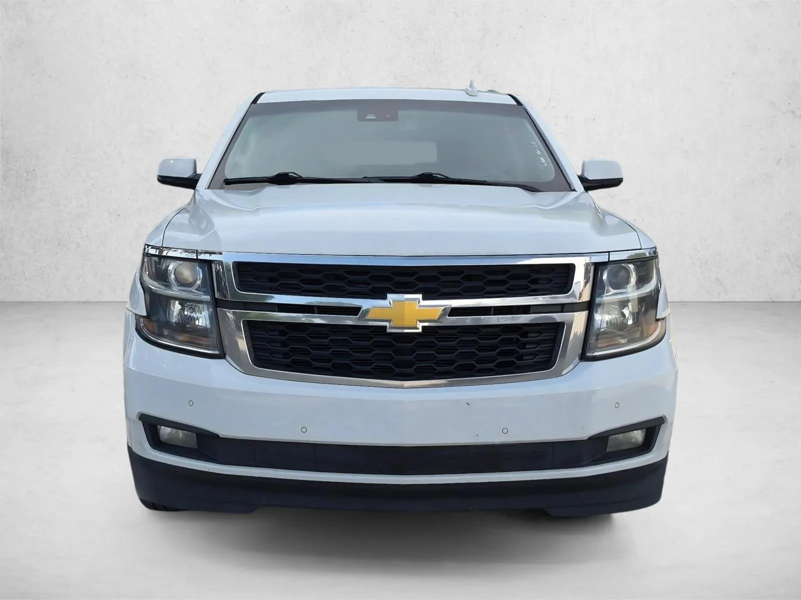 2017 Chevrolet Suburban LT photo 2