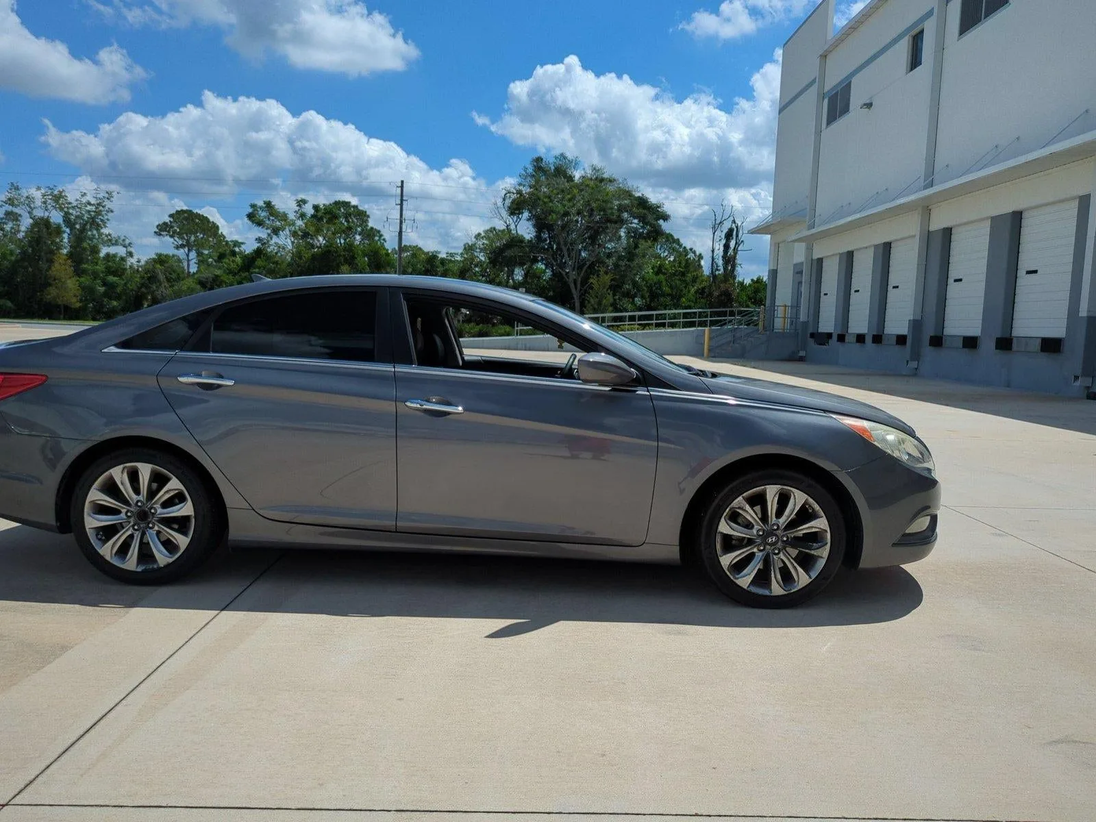 2011 Hyundai SONATA 4dr Sdn 2.4 Auto SE photo 4