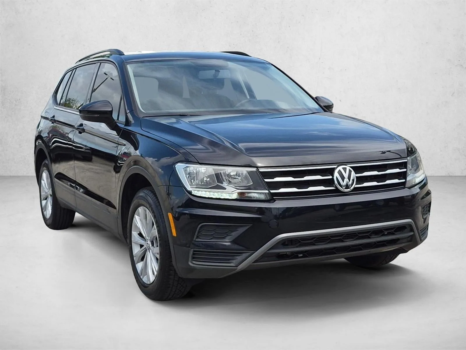 2019 Volkswagen Tiguan 2.0T S FWD photo 3