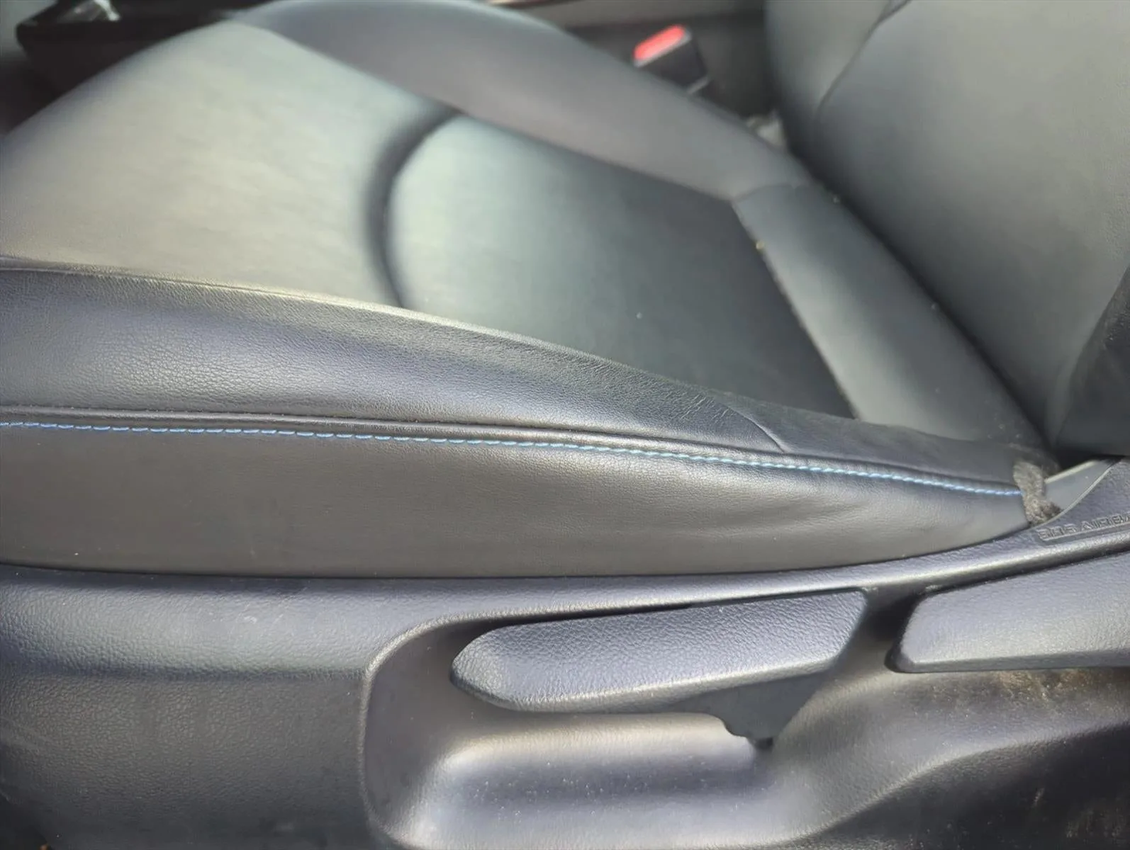 2017 Toyota Prius Three Touring (Natl) photo 12