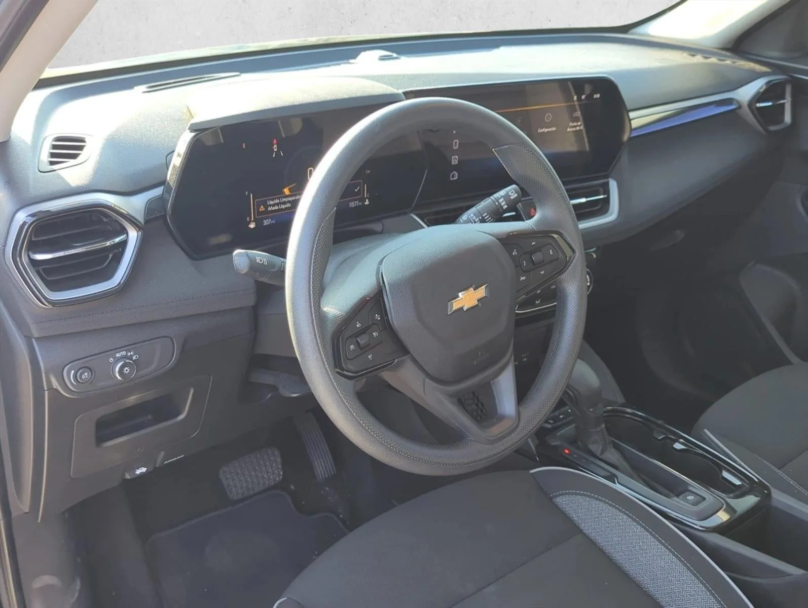 2024 Chevrolet Trailblazer FWD 4dr LT photo 9