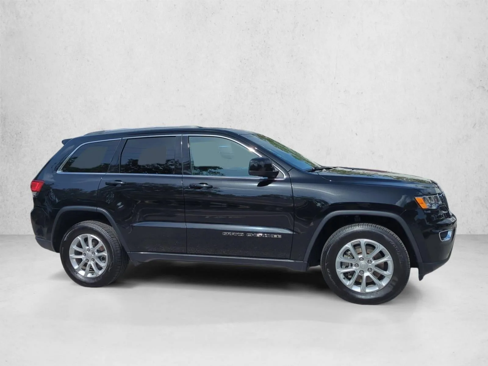 2021 Jeep Grand Cherokee Laredo E 4x2 photo 4