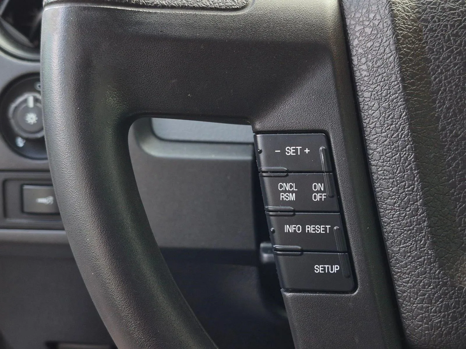 2014 Ford F-150 2WD SuperCrew 5-1/2 Ft Box STX photo 11