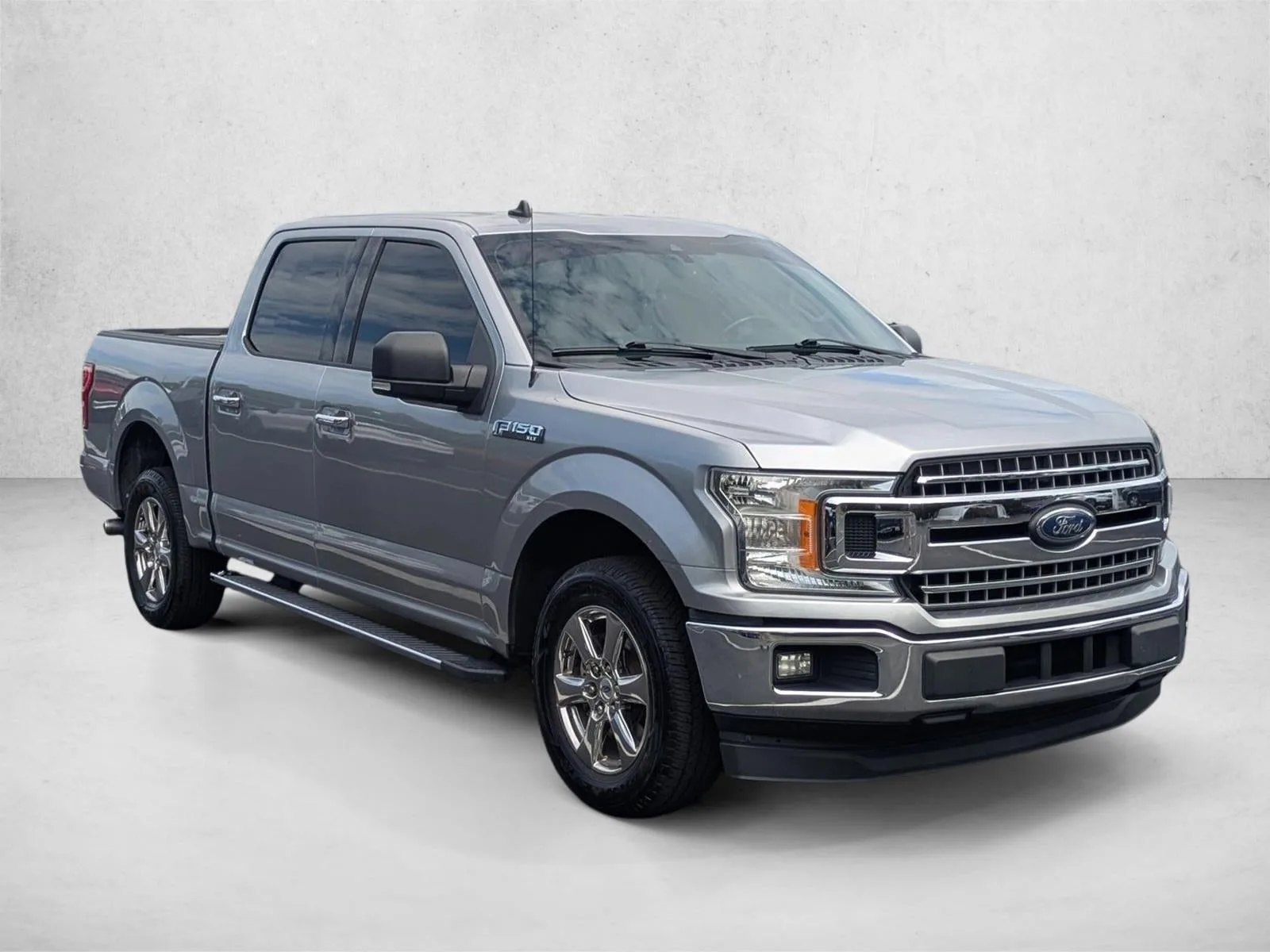 2020 Ford F-150 XLT 2WD SuperCrew 5.5' Box photo 3