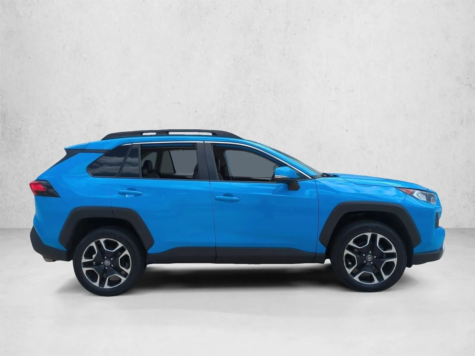 2020 Toyota RAV4 Adventure AWD (Natl) photo 4