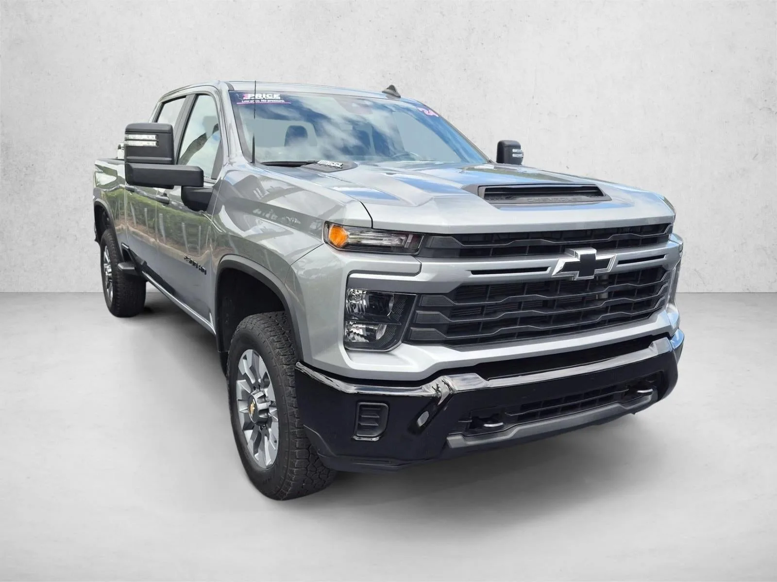 2024 Chevrolet Silverado 2500 HD Custom photo 3