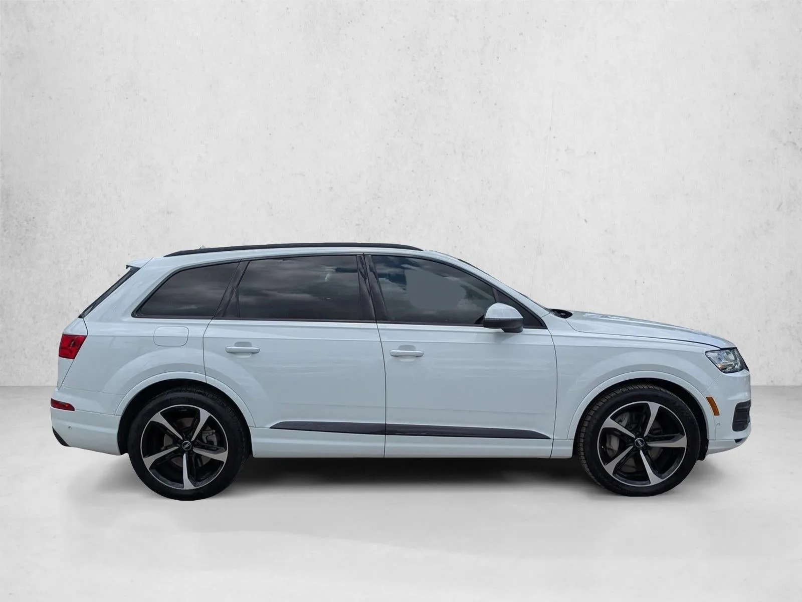 2019 Audi Q7 Prestige 55 TFSI quattro photo 4