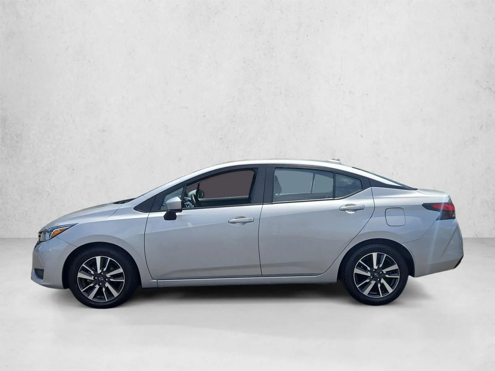 2024 Nissan Versa SV CVT photo 10