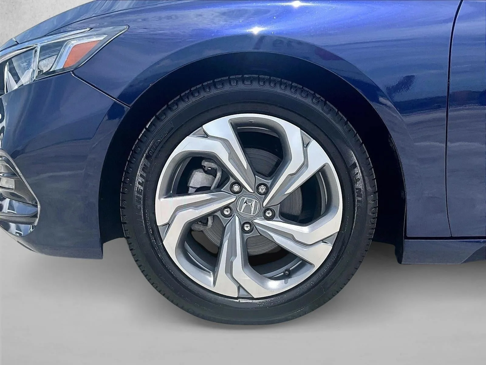 2019 Honda Accord EX-L photo 10