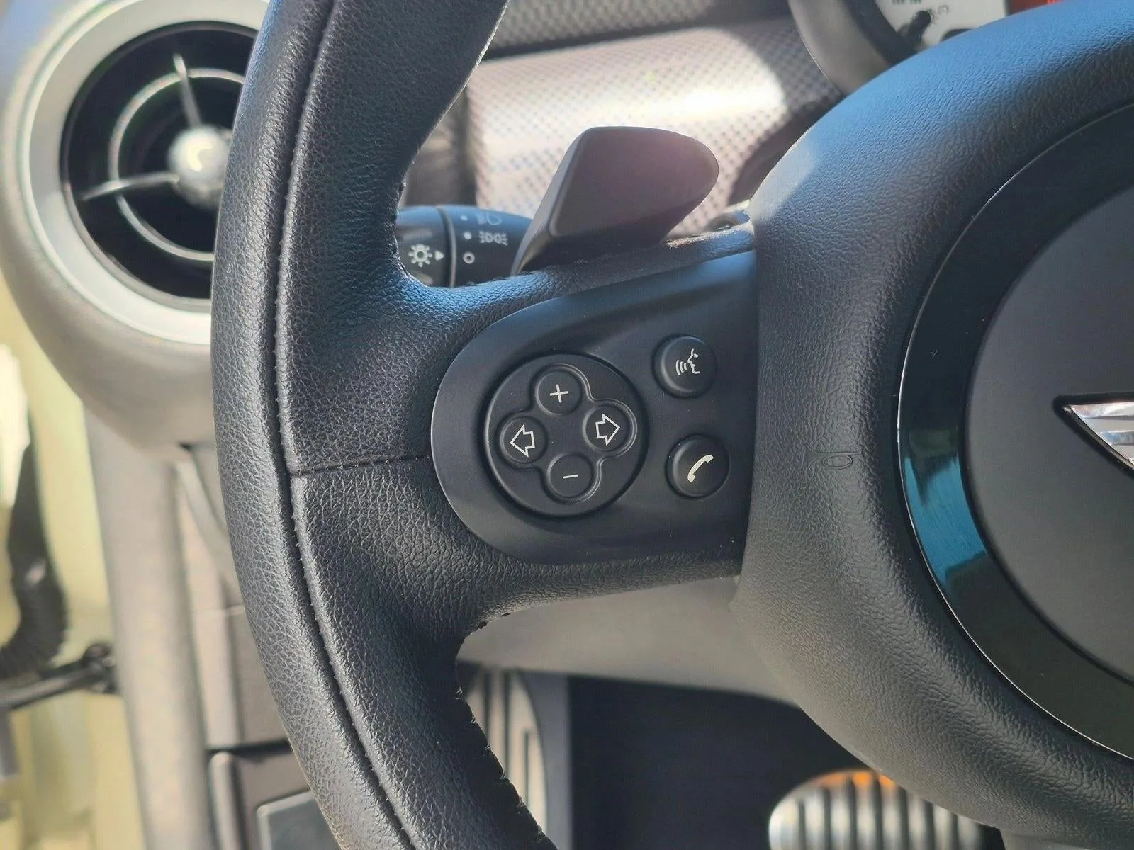 2013 MINI Cooper S Hardtop S photo 10