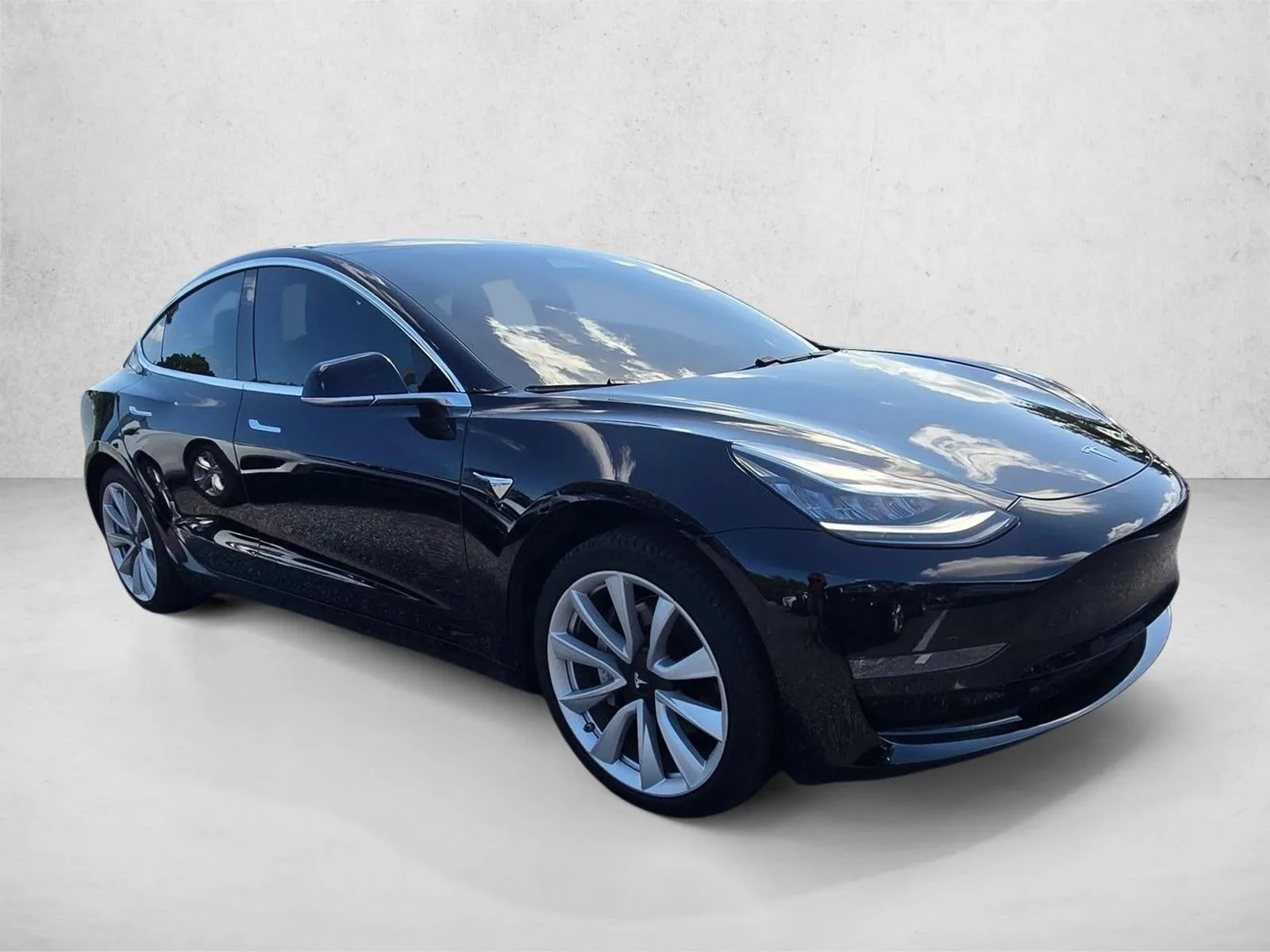 2018 Tesla Model 3 Long Range Battery RWD photo 3