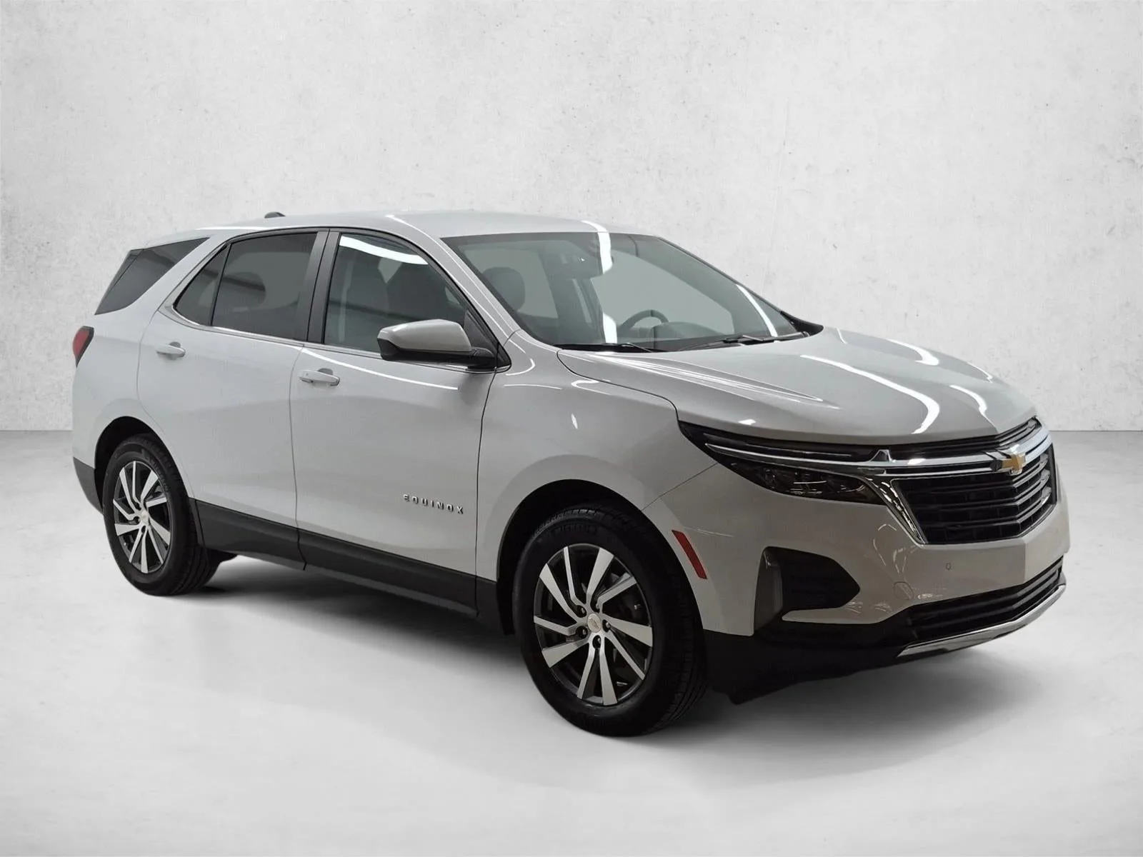 2023 Chevrolet Equinox LT photo 3