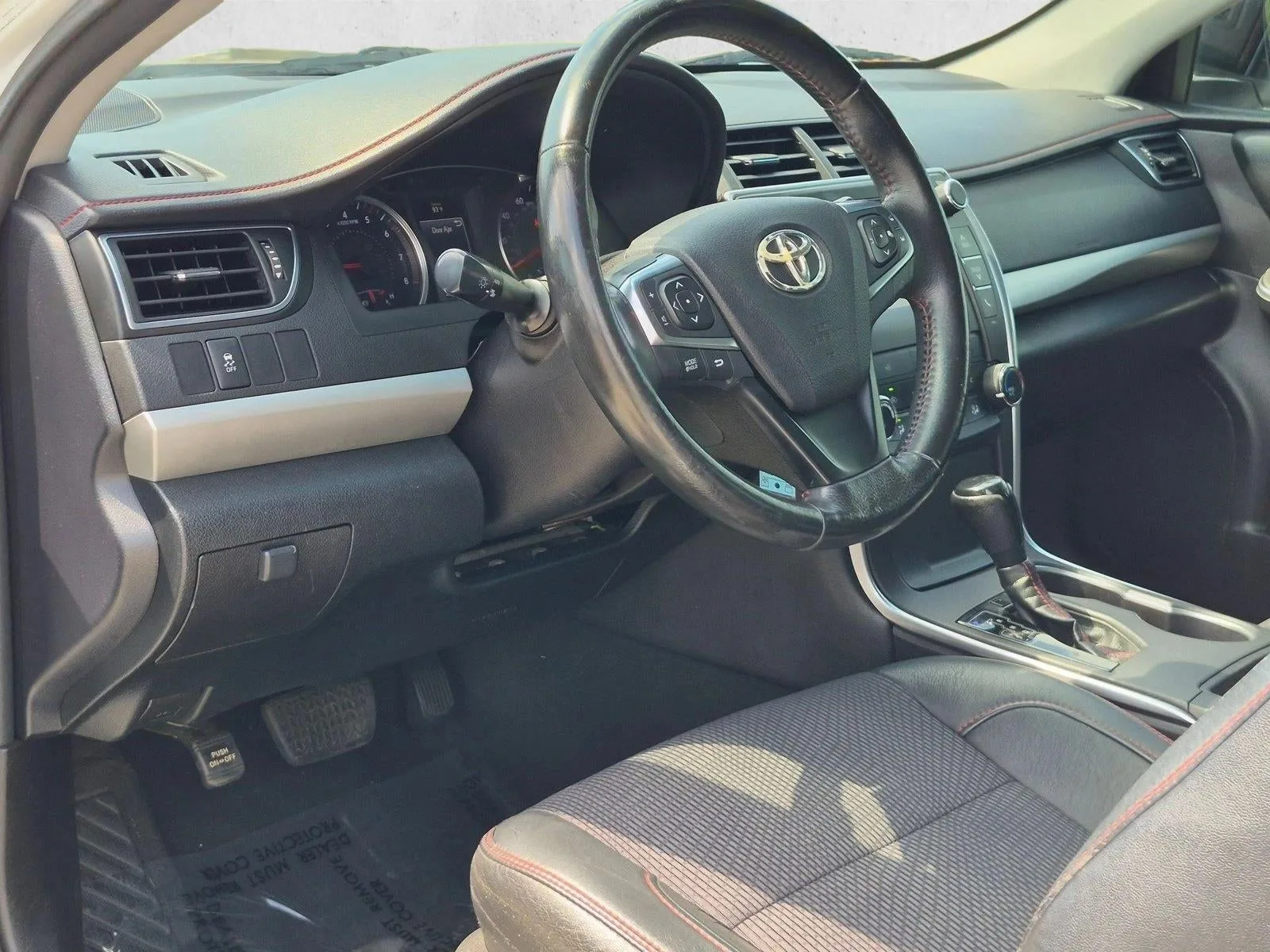 2016 Toyota Camry 4dr Sdn I4 Auto SE (SE) photo 10