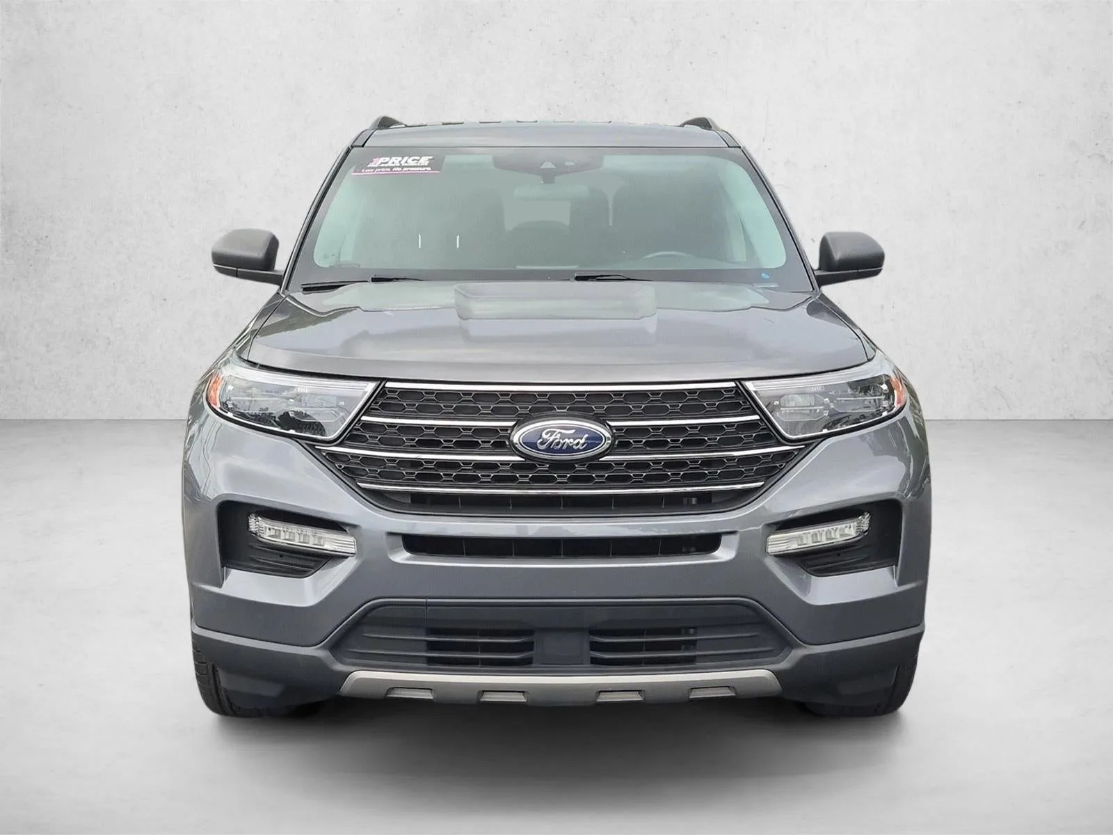 2023 Ford Explorer XLT photo 2