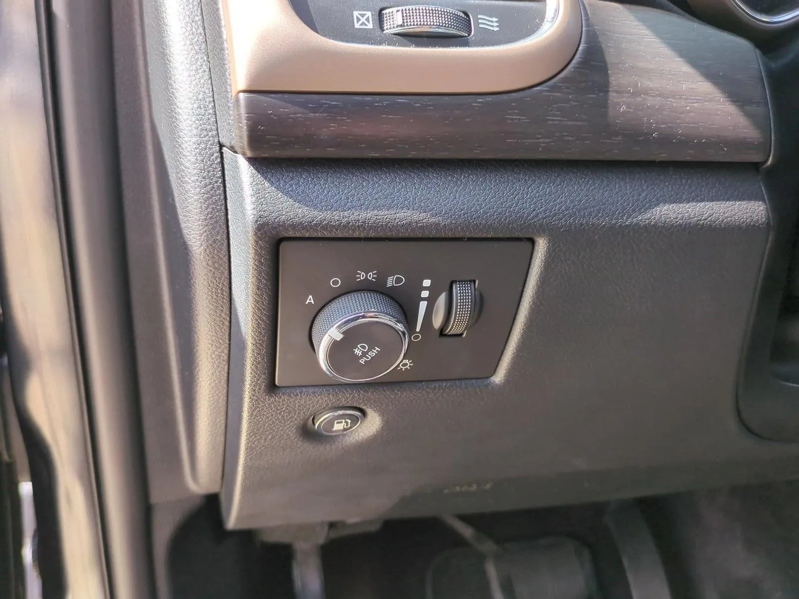 2016 Jeep Grand Cherokee RWD 4dr Laredo photo 12