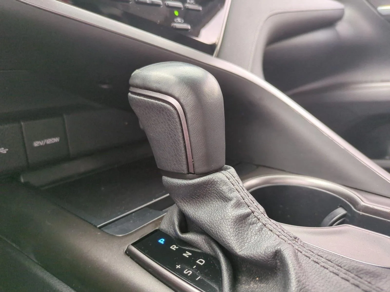 2023 Toyota Camry SE Auto (SE) photo 12
