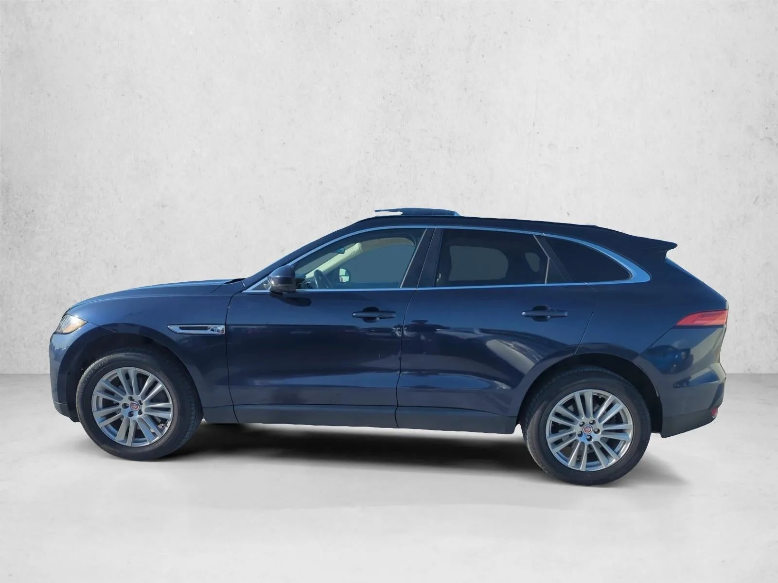 2017 Jaguar F-PACE 35t Prestige AWD photo 5