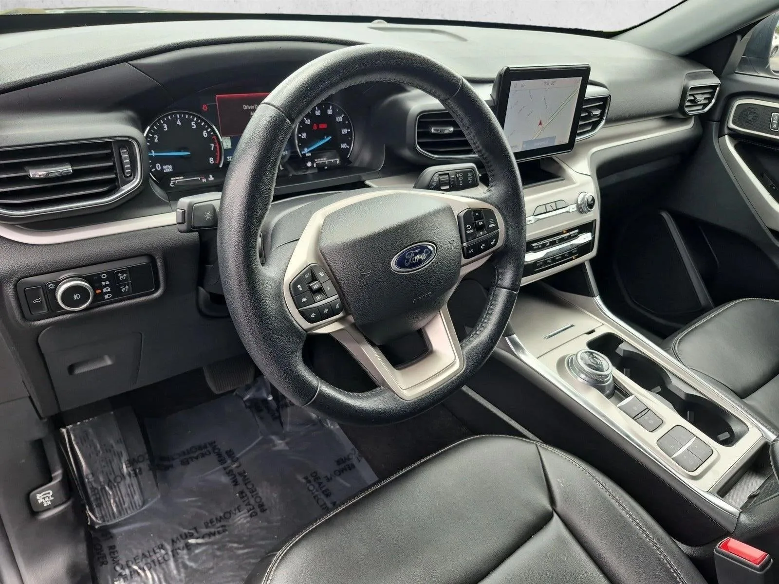 2023 Ford Explorer XLT photo 10