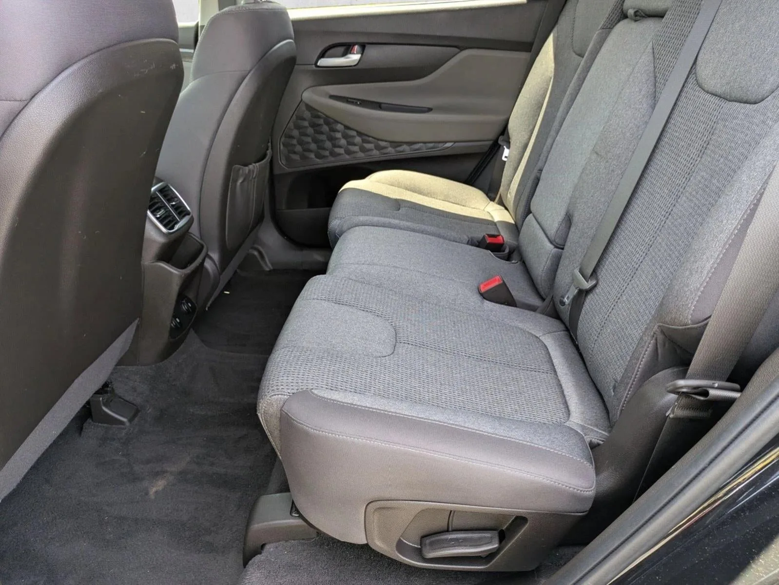 2019 Hyundai SANTA FE SEL 2.4L Auto FWD photo 16
