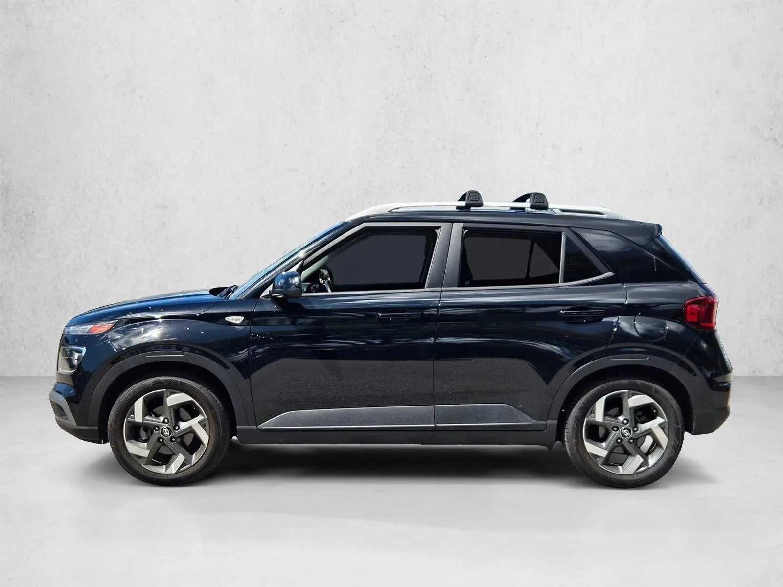 2023 Hyundai VENUE SEL IVT photo 3