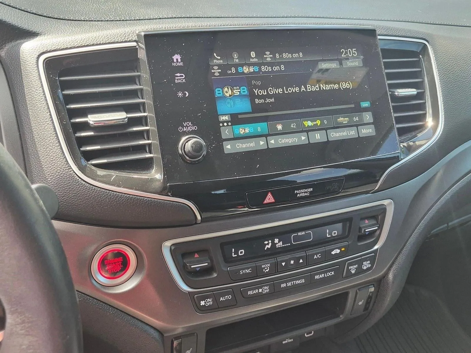2022 Honda Pilot 2WD Special Edition photo 6