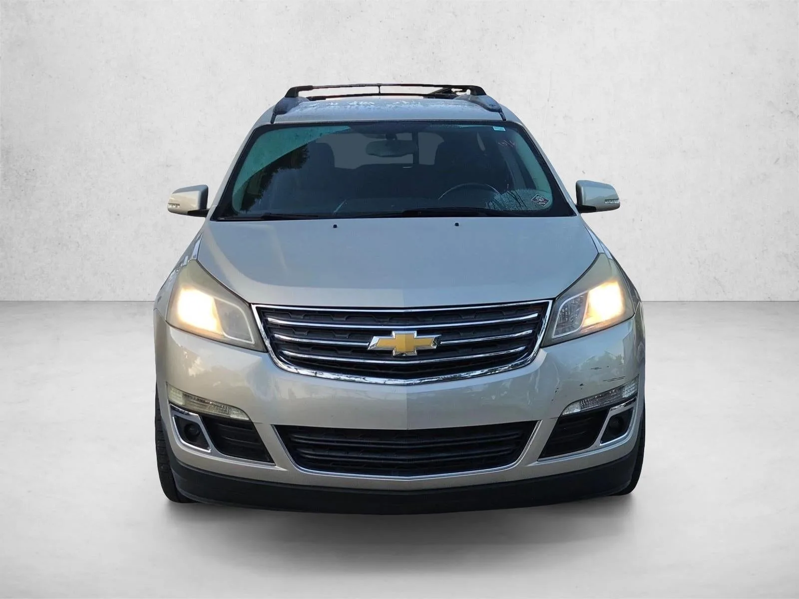 2017 Chevrolet Traverse LT photo 2