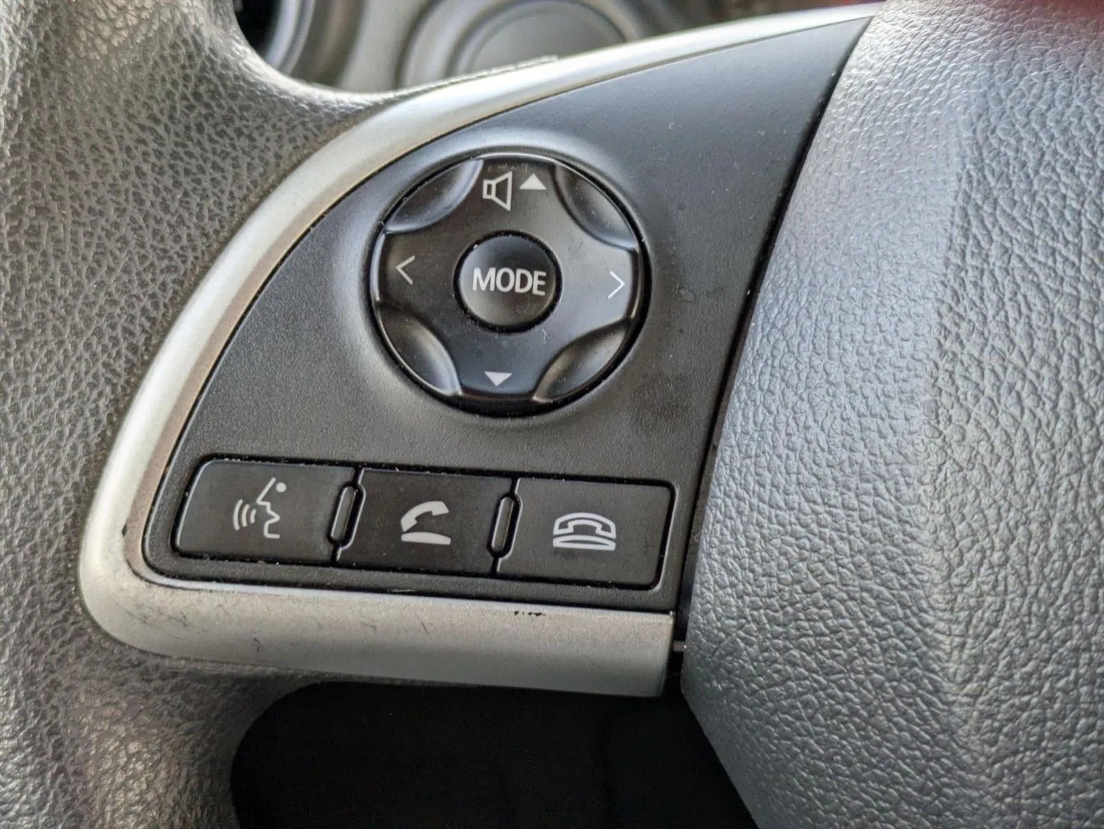 2024 Mitsubishi Mirage ES CVT photo 5