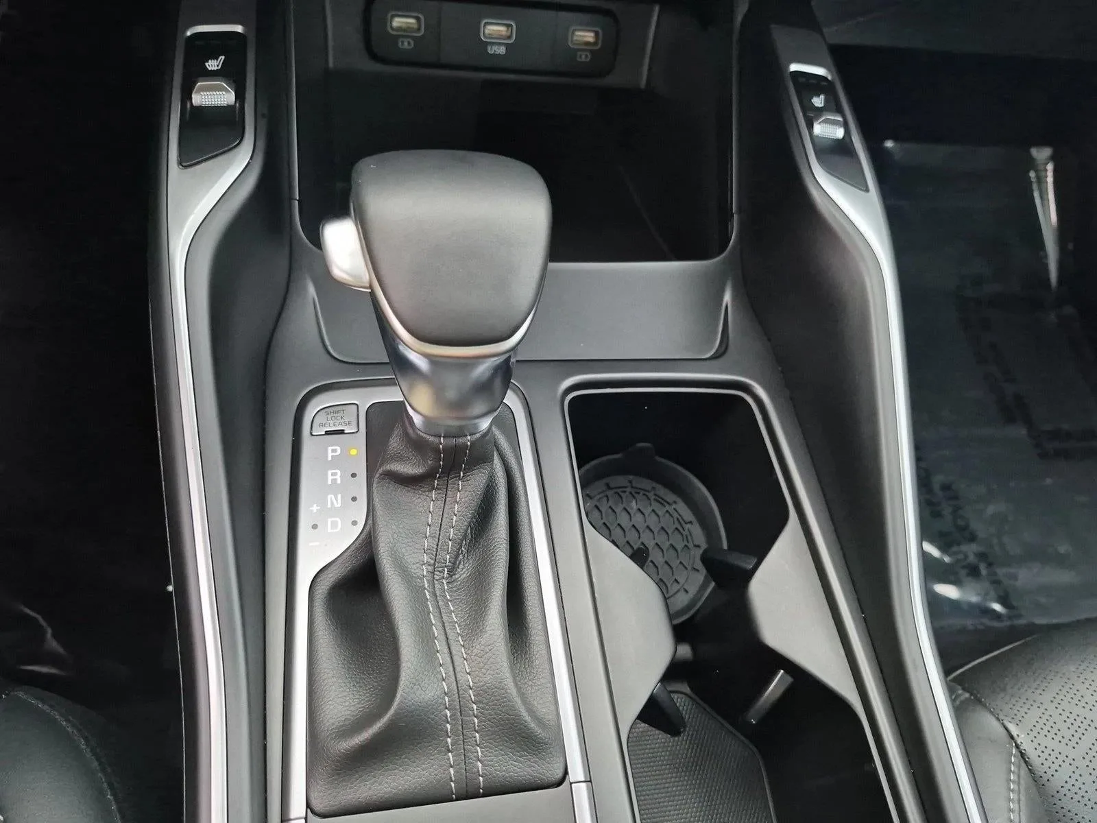 2022 Kia Sorento S FWD photo 12