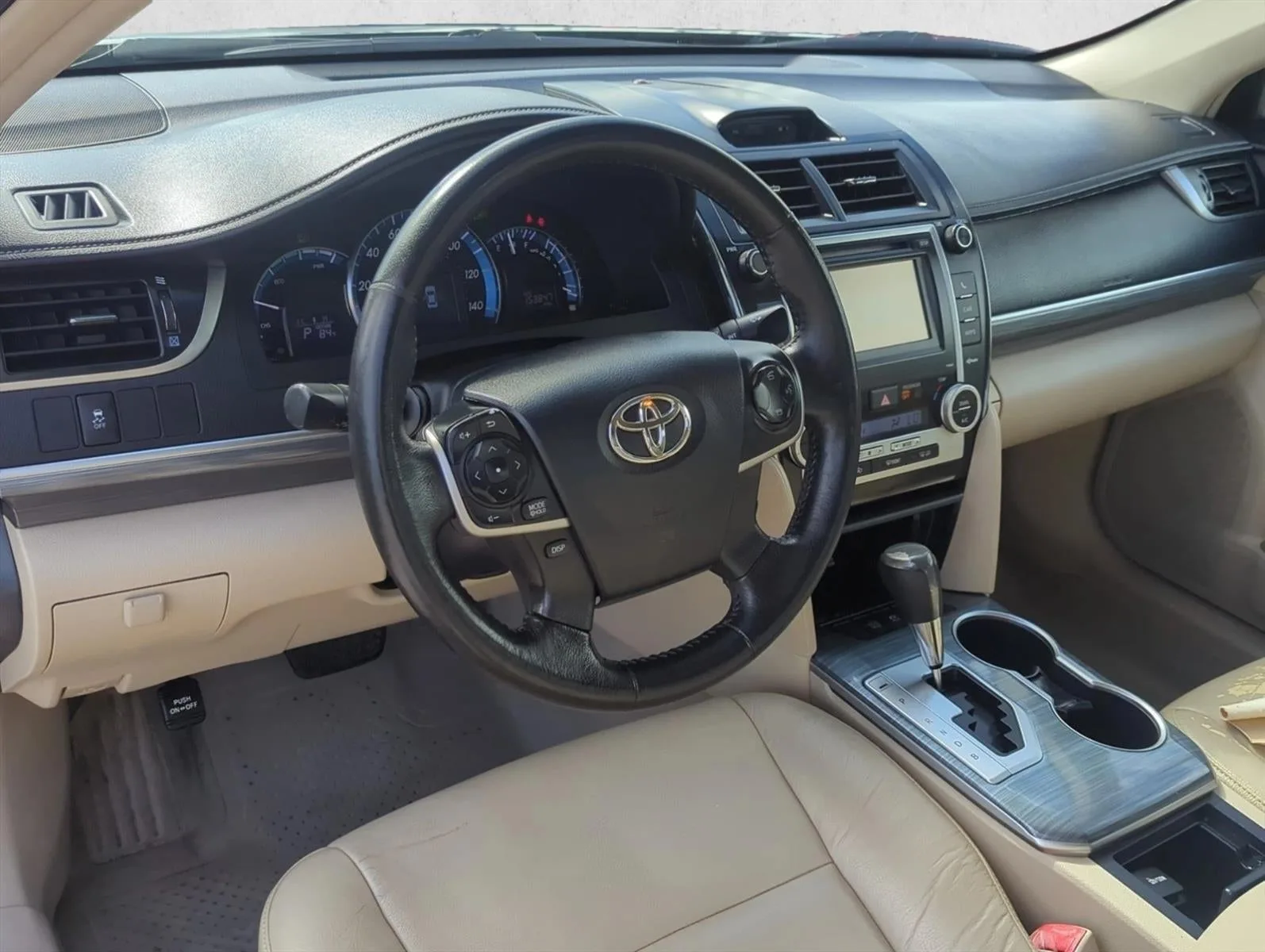 2012 Toyota Camry Hybrid 4dr Sdn XLE (Natl) photo 12