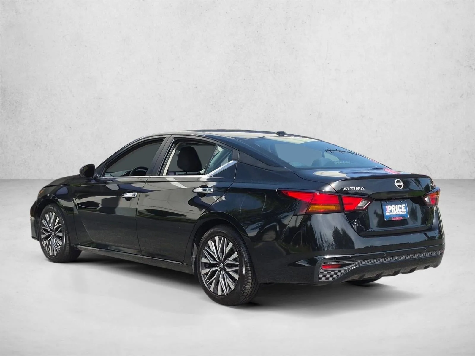 2024 Nissan Altima 2.5 SV Sedan photo 8