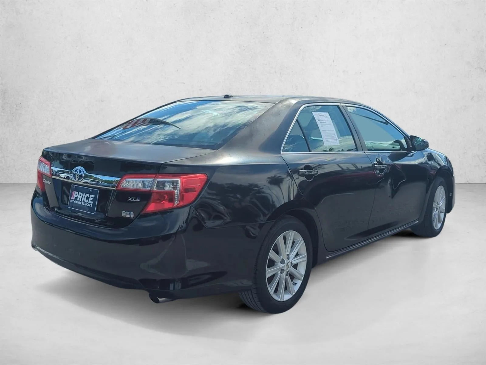 2012 Toyota Camry Hybrid 4dr Sdn XLE (Natl) photo 5