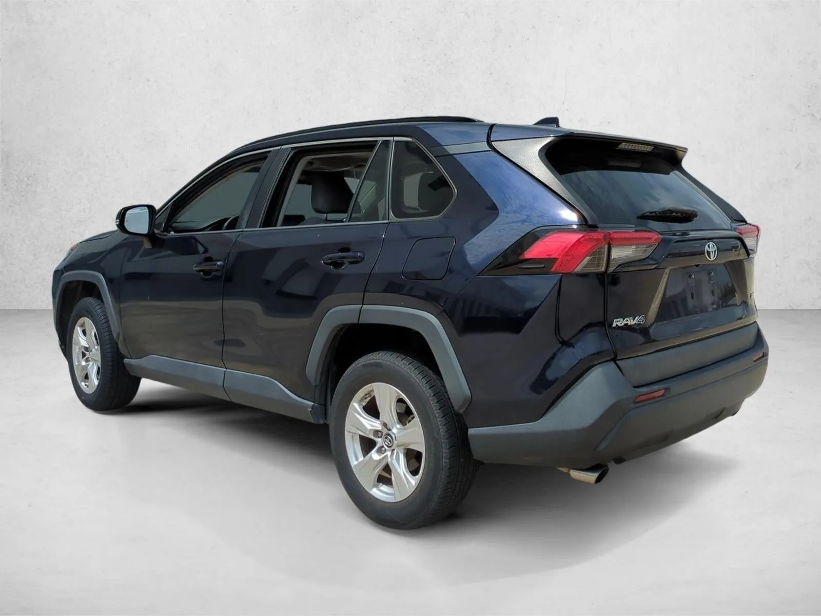 2019 Toyota RAV4 XLE FWD (GS) photo 7