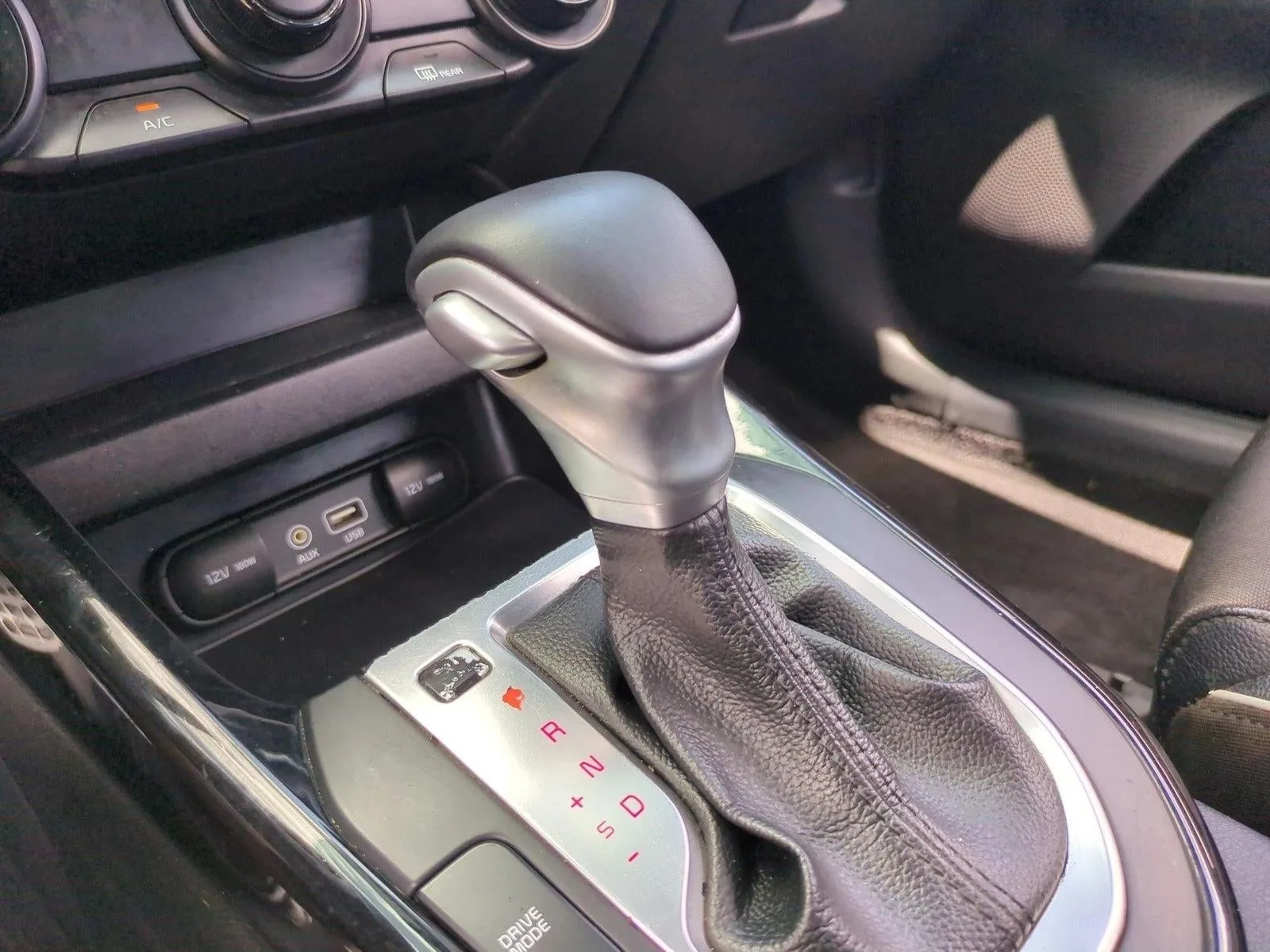 2020 Kia Forte GT-Line IVT photo 12