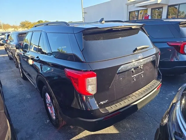 2023 Ford Explorer XLT photo 4
