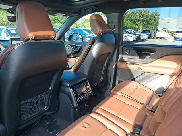 2023 Lincoln Aviator Reserve Premium photo 5