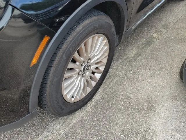 2020 Lincoln Nautilus Standard photo 4