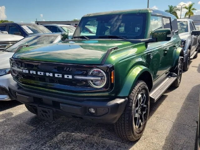 2025 Ford Bronco Outer Banks photo 32