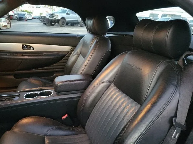 2005 Ford Thunderbird Base photo 11