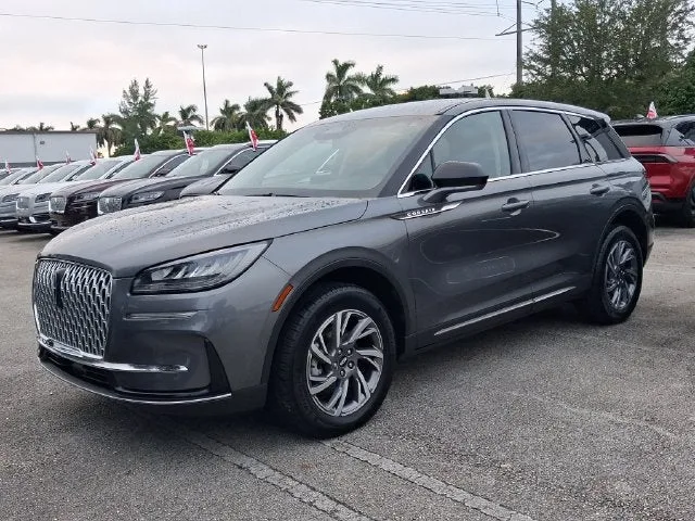 2024 Lincoln Corsair Premiere photo 2