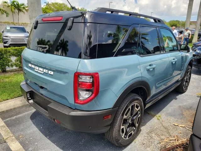 2022 Ford Bronco Sport Outer Banks photo 3
