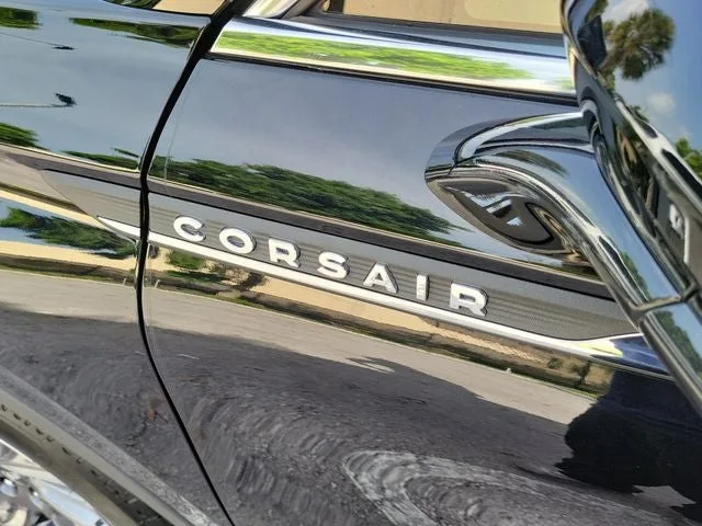 2025 Lincoln Corsair Premiere photo 7