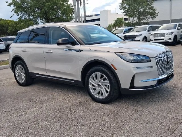 2023 Lincoln Corsair Standard photo 21