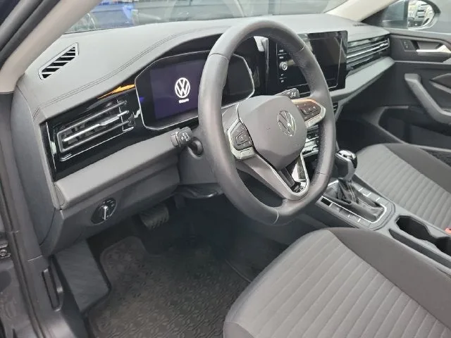 2025 Volkswagen Jetta 1.5T S photo 7